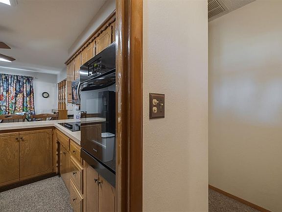 5th image of 605 SW 69th St