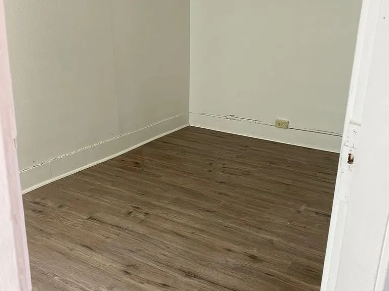 120 Main St. — Photo 7
