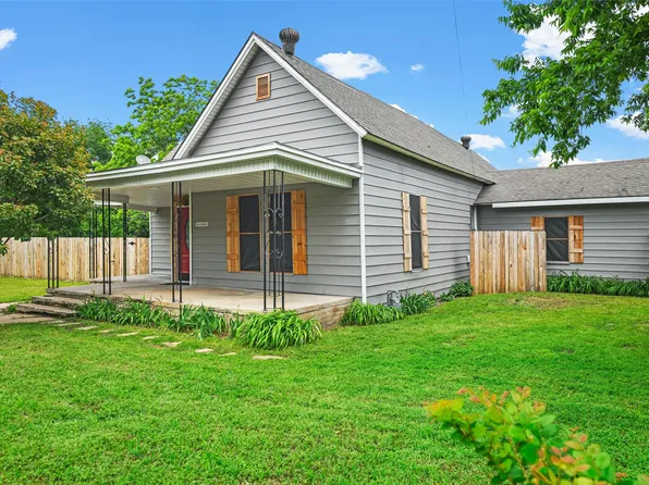 403 Ussery St, Bowie, TX 76230