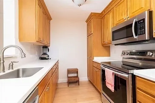 1 bed, 1098 sqft, $2,400 — Photo 3