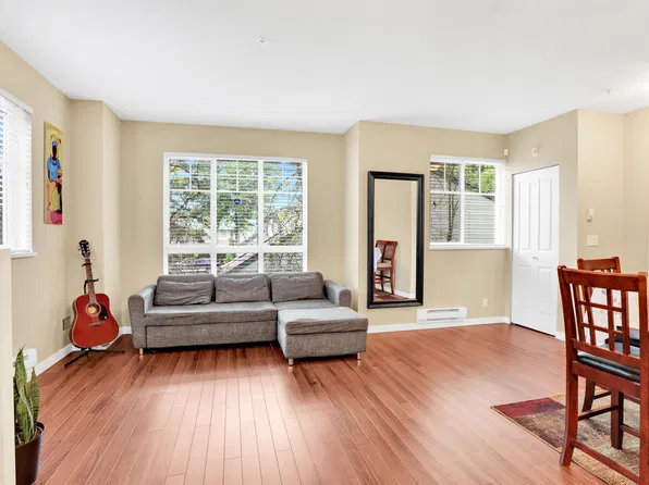 13239 Old Yale Rd #40, Surrey, BC V3T 3C5