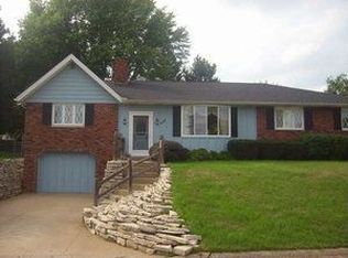 227 Avondale Dr, East Peoria, IL 61611