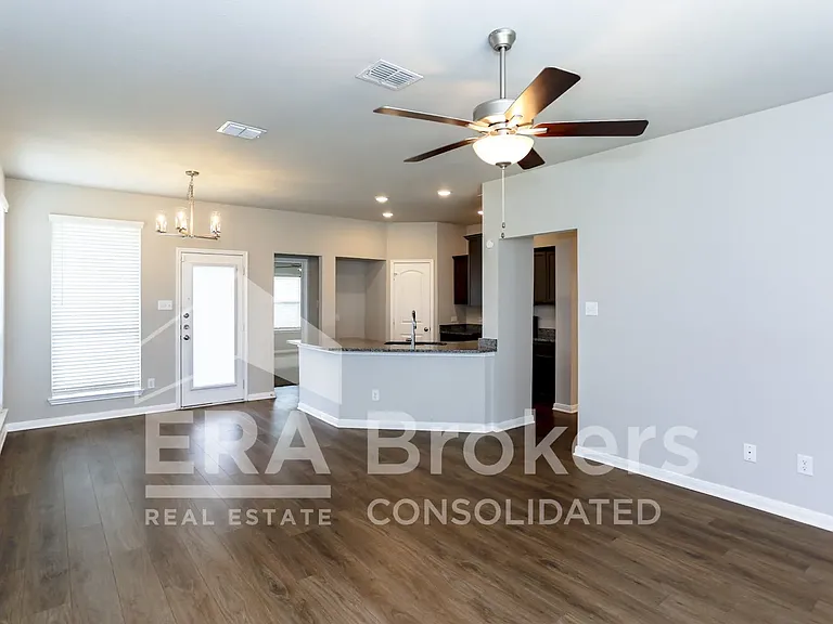 2072 Dade Loop #PRIMARY — Photo 3