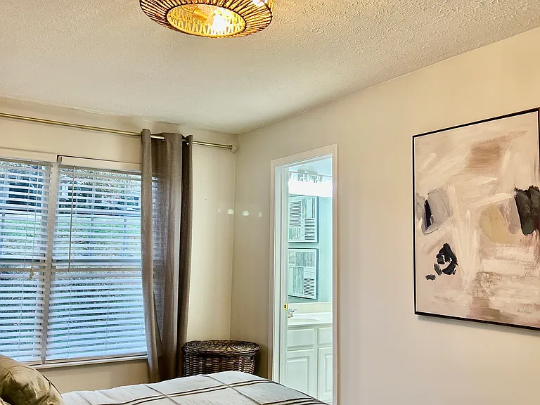 411 Shadow Glen Dr — Photo 10