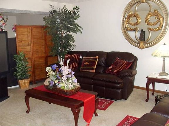 2nd image of 3894 Highland Bluff Dr