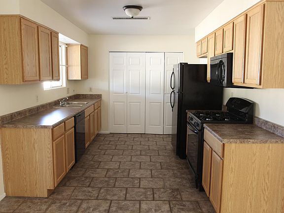 4th image of 7428 E Edgemont Ave