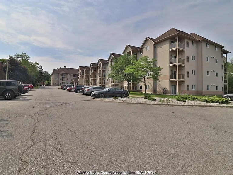 3000 Sandwich St #201 — Photo 31