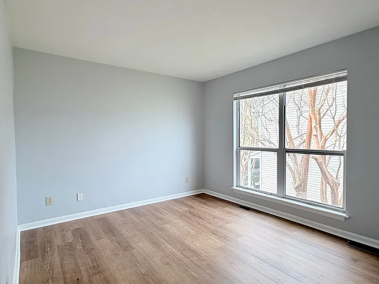 3872 Staffordshire Ln — Photo 12