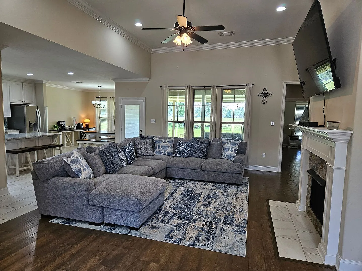 Pond View Dr 43283 — Photo 3