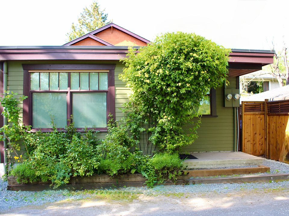1st image of 2082 E 13th Ave