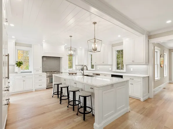 6 Revolutionary Rd, Lexington, MA 02421