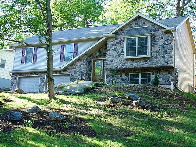 2nd image of 223 Forest Rd