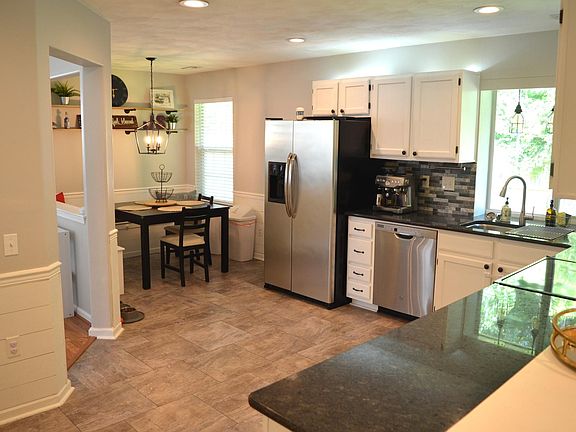 4th image of 1308 Guardhouse Cir #1