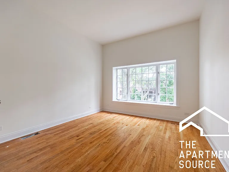 3109 N Harding Ave #2 — Photo 7