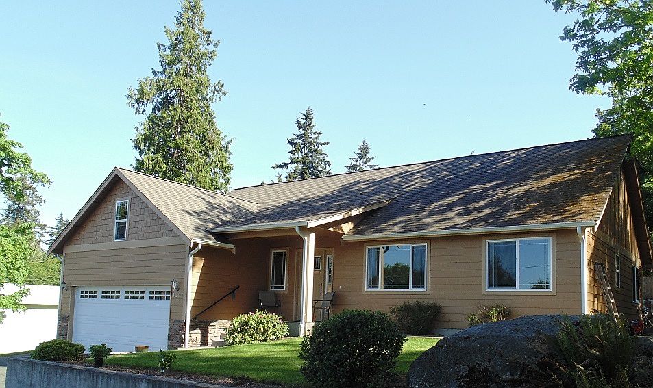 1st image of 3207 NE California St