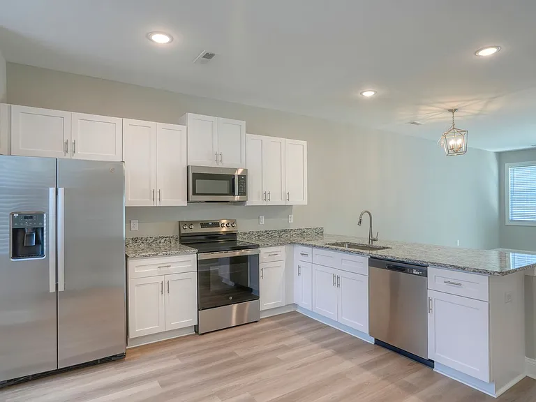 321 Starfish Ln — Photo 3