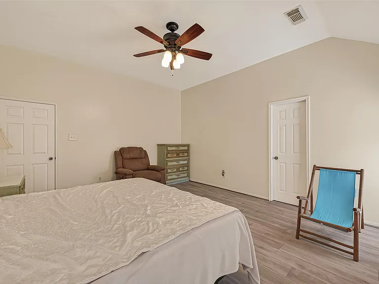 8203 Paddington Place Dr — Photo 22