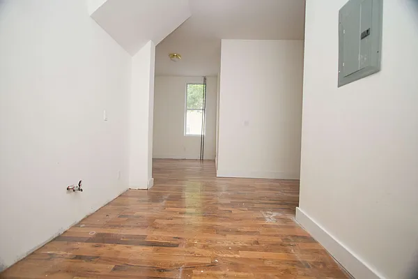 Rented by Nooklyn NYC LLC | media 19