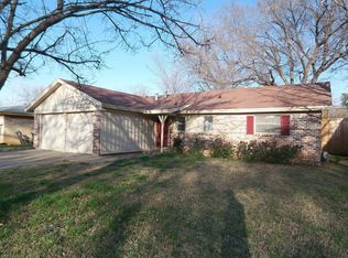 409 Simmons Dr, Euless, TX 76040
