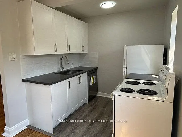 111 Oriole Pkwy #306 — Photo 9