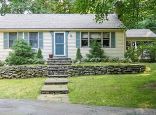 592 Country Club Rd, Avon, CT 06001