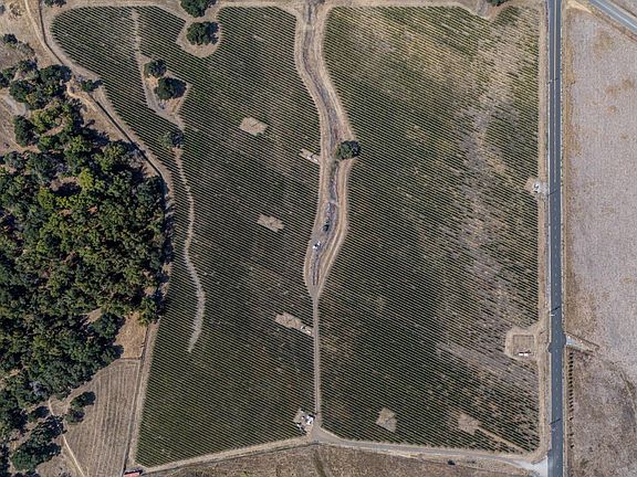 3rd image of 3340 Lichau Road