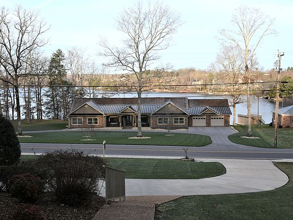 4th image of 511 Holiday Dr
