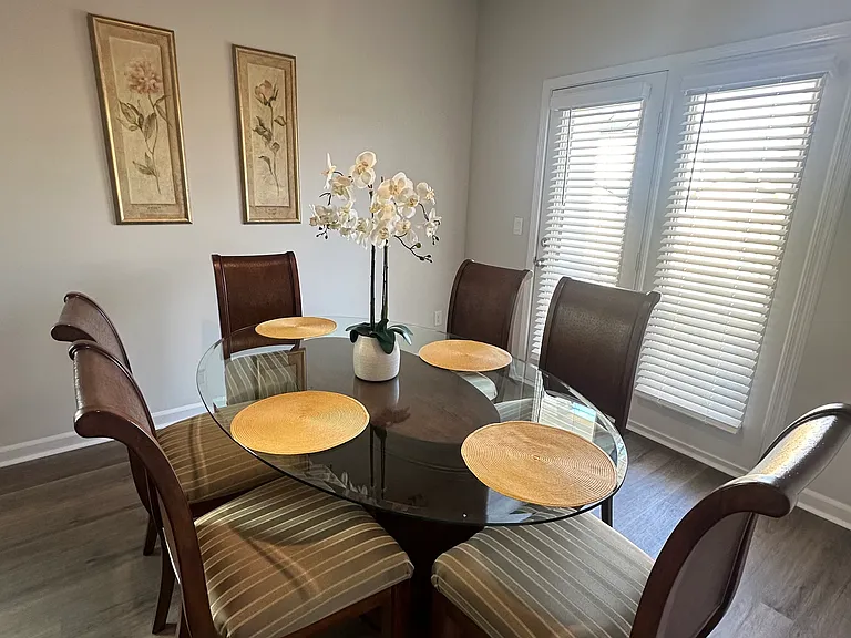 490 Whitby Ct — Photo 13