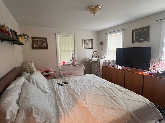 5th image of 58 Bissell St #1