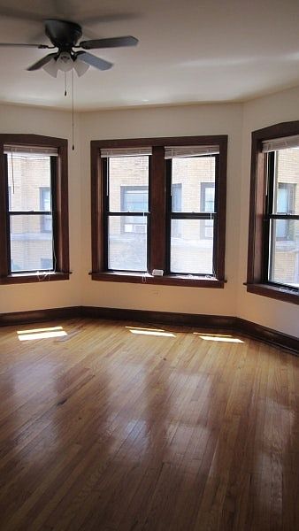 2nd image of 4056 N Sheridan Rd APT 2E