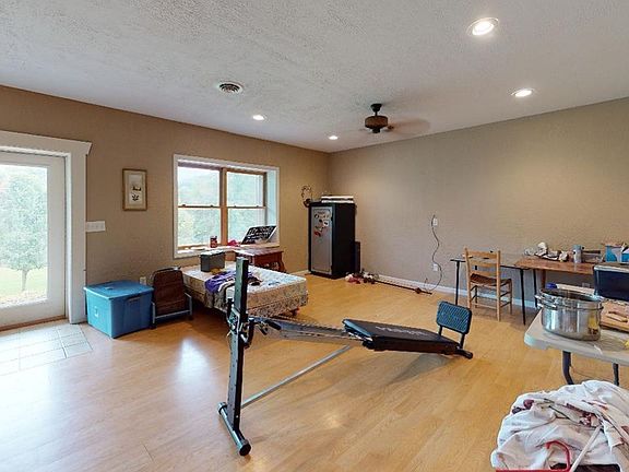 2nd image of 37 Cozy Cabin Ln