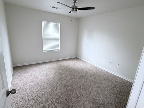 5th image of 696 Galleon Ave