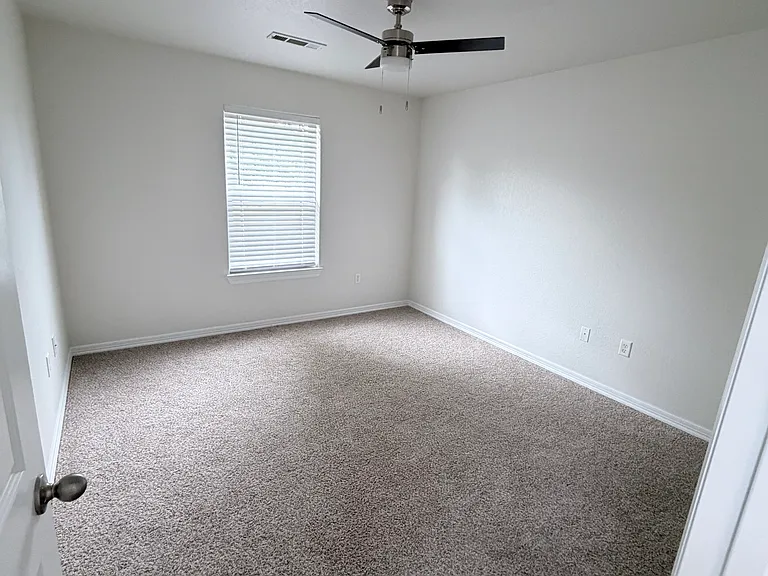 696 Galleon Ave — Photo 5