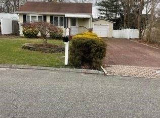 19 Roosevelt Ave, Nesconset, NY 11767