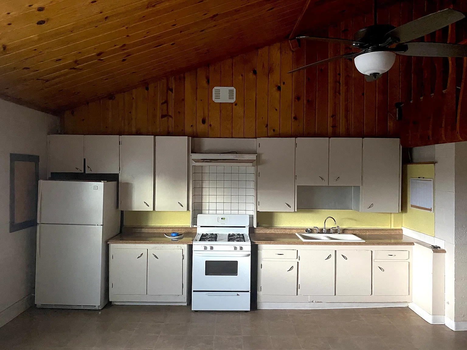 2 bed, 1173 sqft, $1,595 — Photo 2