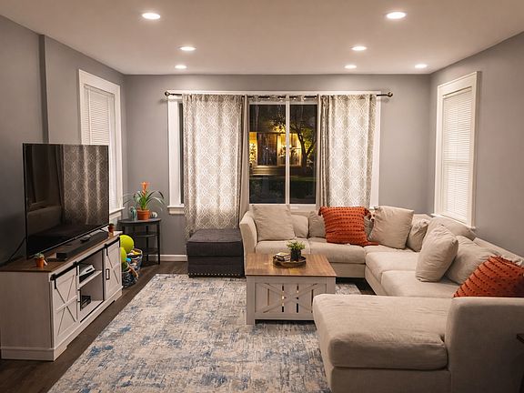 3rd image of 71 Oak Ridge Ave #1