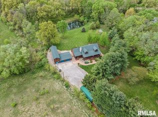 310 Pine Ridge Ln, Athens, IL 62613