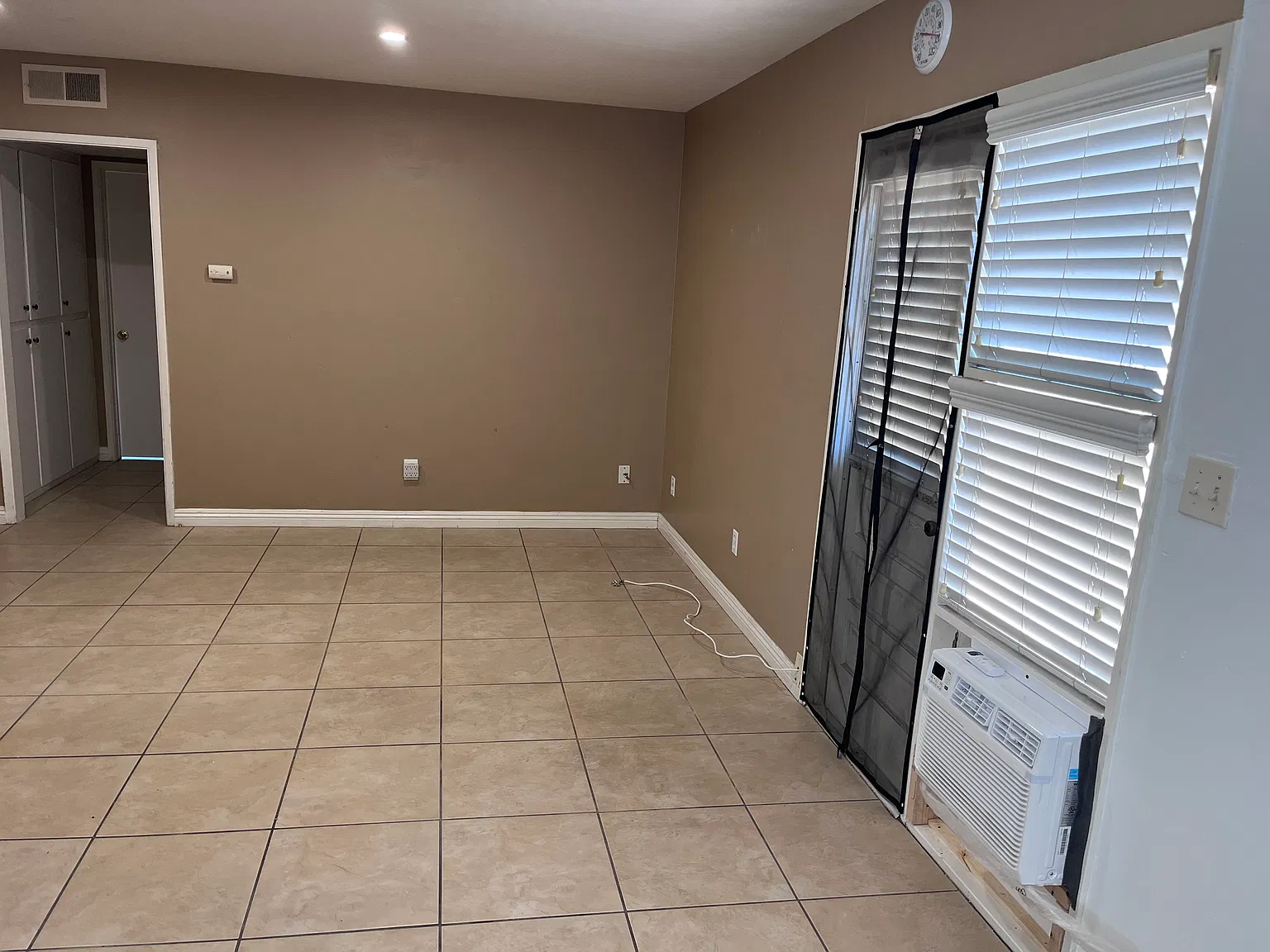 3 bed, 1100 sqft, $3,600 — Photo 3