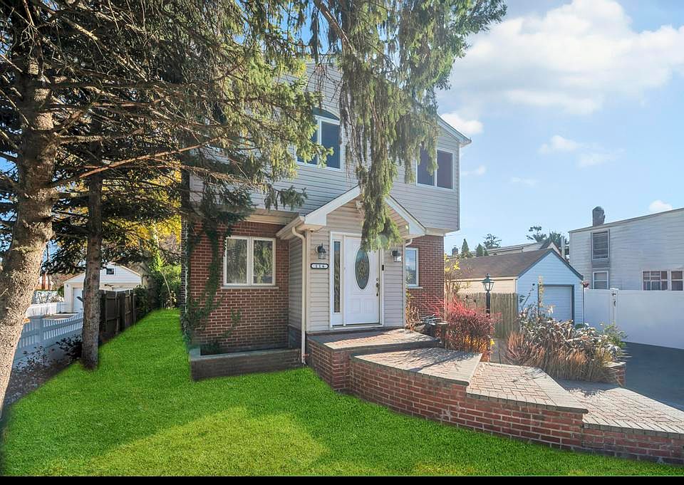 116 East Ave, Hicksville, NY 11801 | Zillow