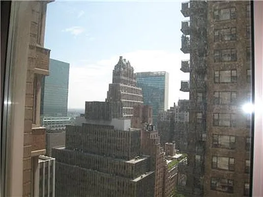 Rented by Metropolitan Res. Partners | media 9