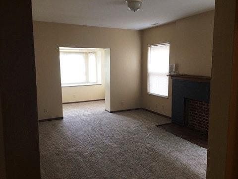 Livingroom into sunroom