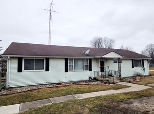 105 S Walnut St, Chebanse, IL 60922