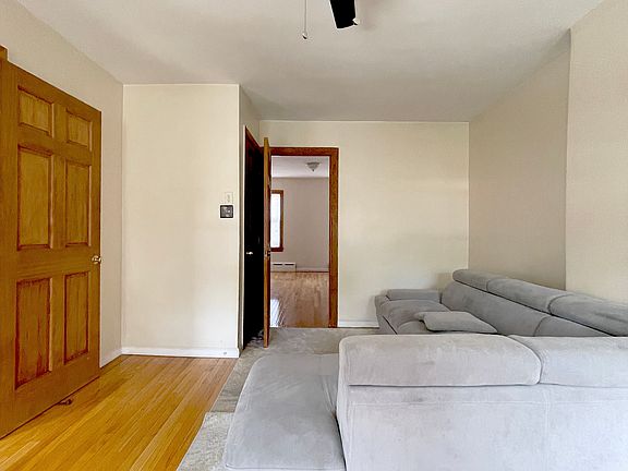 5th image of 21-10 33rd Ave APT 2