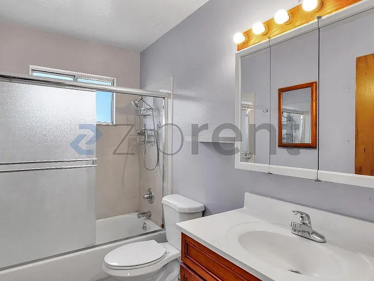2121 Esmond Ave — Photo 16
