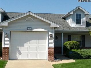 573 Heatherwoods Dr, Elyria, OH 44035