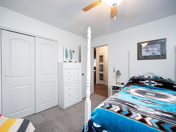 3rd image of 296 Island Dr