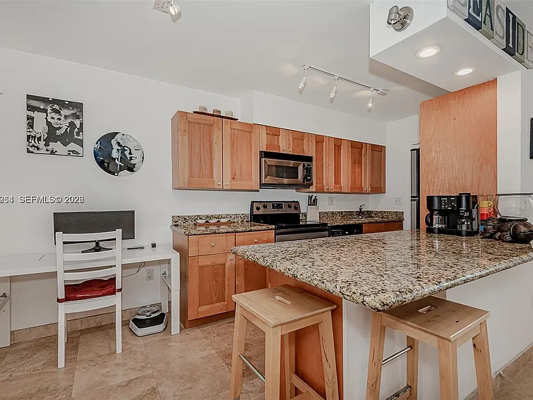 949 Pennsylvania Ave #307 — Photo 6