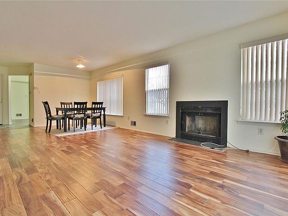 4th image of 86 Stonehedge Ct