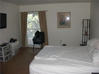 4th image of 2640 NE 135th St APT 205