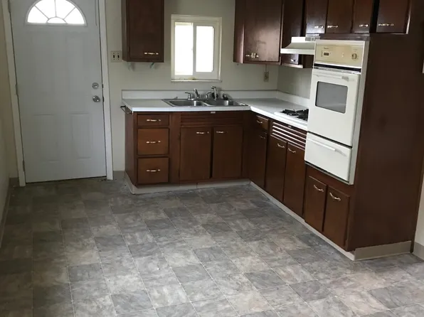 911 Woodward Ave #1, Mc Kees Rocks, PA 15136